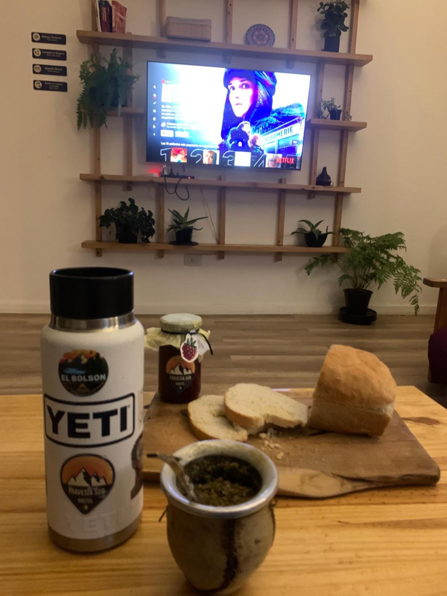 Travesia Sur Hostel 埃博森 外观 照片
